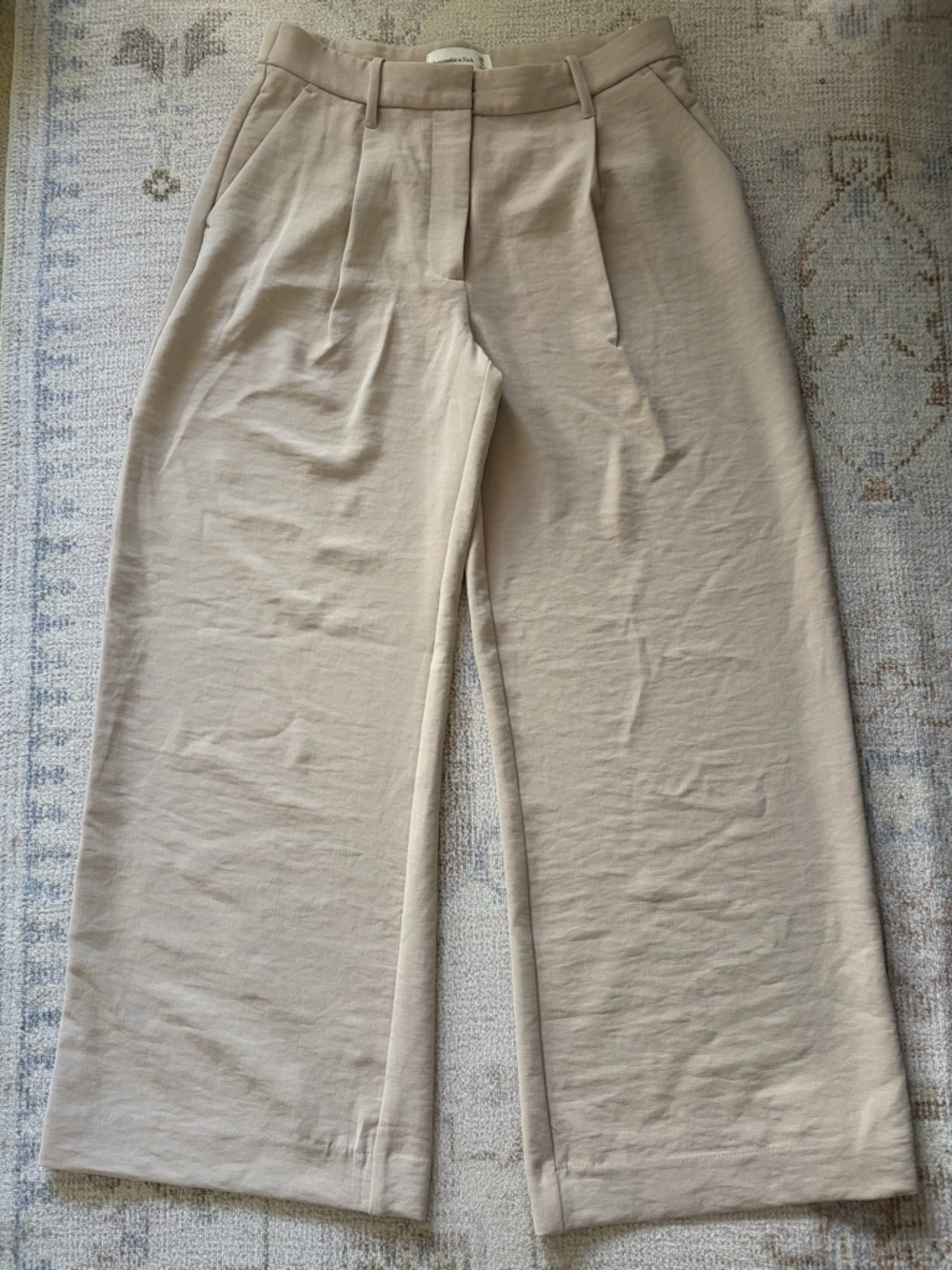 NWT Abercrombie & Fitch Tailored Wide Leg Pant in Beige Size 28 Short